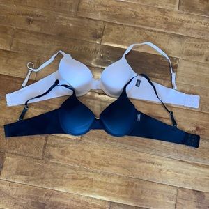 2 Vince Camuto bras
